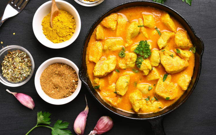 دجاج بالخضار والكاري