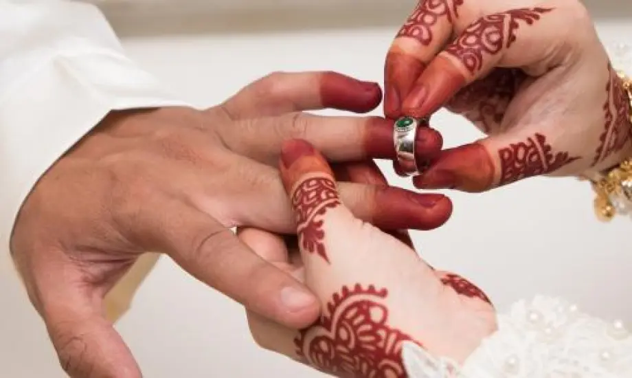 استشاري أسري: قائمة الزواج ظالمة للرجل واختراعها نتيجة انعدام الأمان
