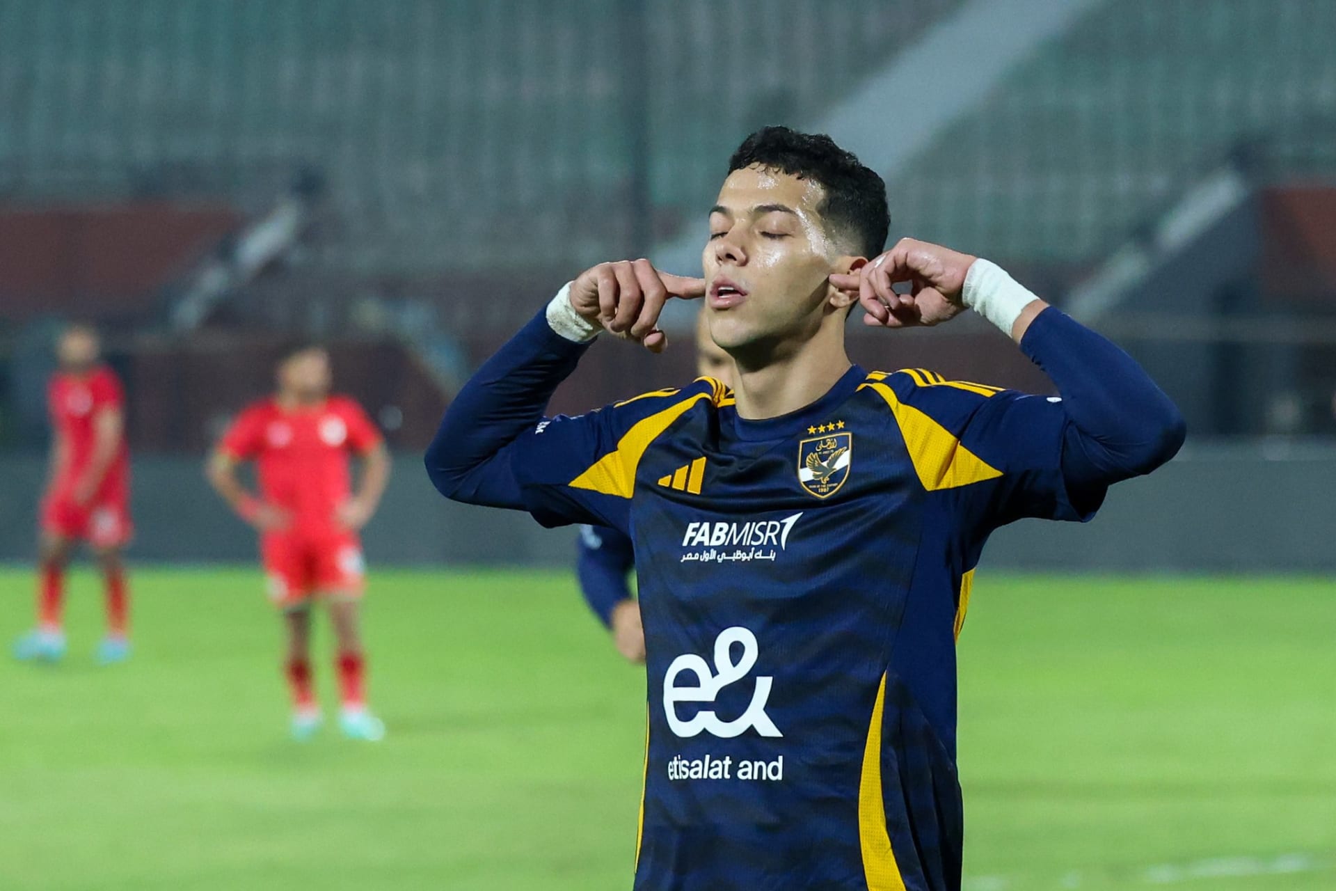 مكتشف إمام عاشور: اللاعب لا يفكر في الرحيل عن الأهلي