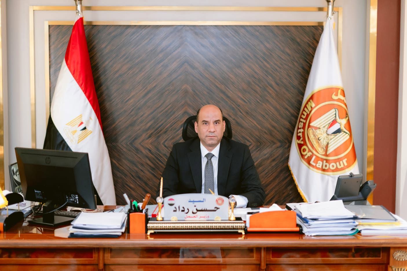 وزارة العمل تحذر من إعلانات التوظيف الوهمية بالخارج وتؤكد:التقديم على الفرص الرسمية مجاني ويتم عبر القنوات المعتمدة فقط