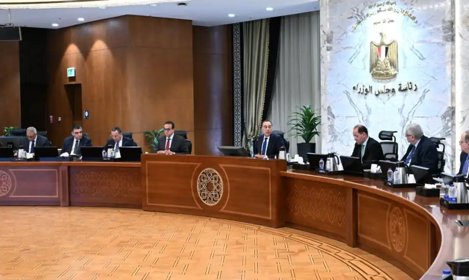 مدبولي يتابع موقف توافر مخزون من الأدوية والمستحضرات الطبية