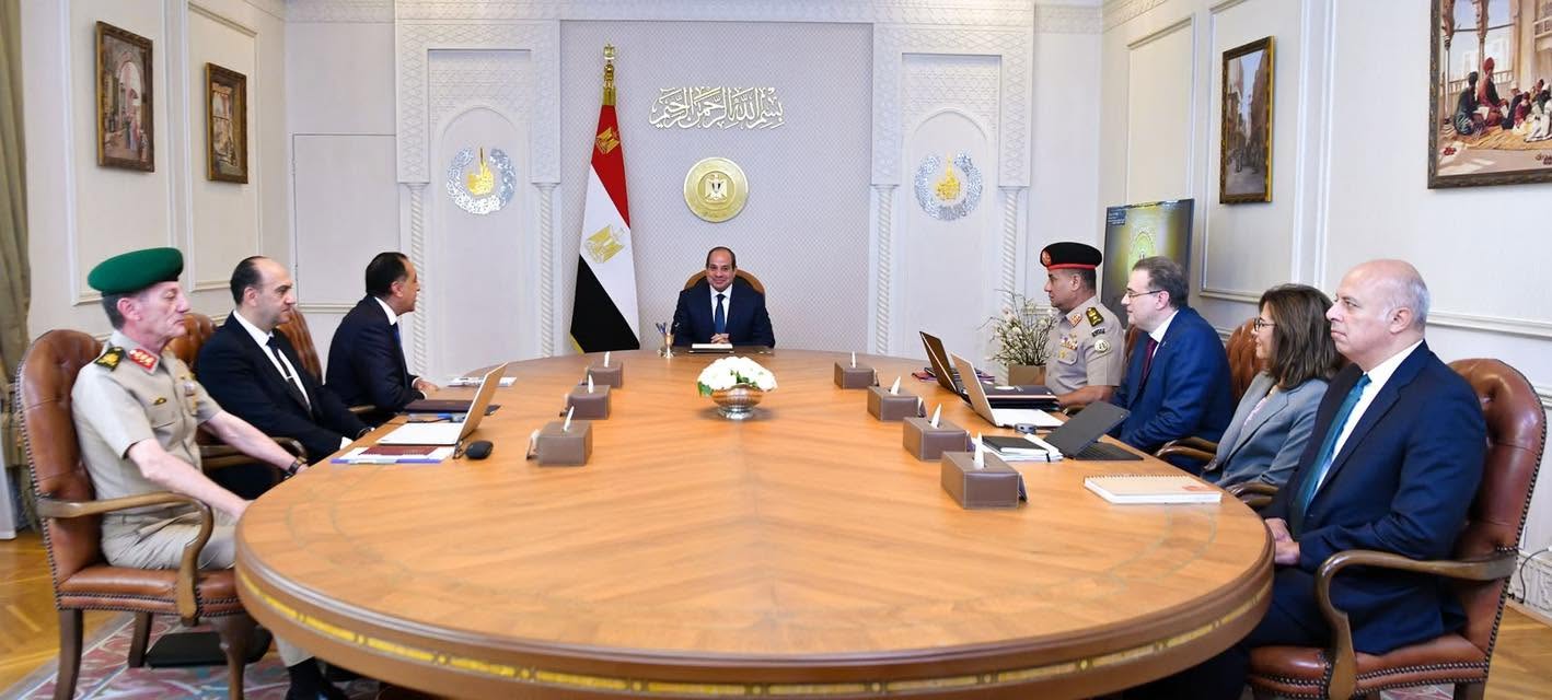 السيسي يشدد على معايير الجدارة والنزاهة في التعيينات والترقيات الجديدة بالدولة