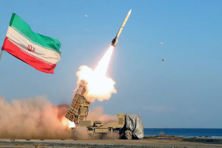 الحرس الثوري:سنرد على الضربات الأمريكية ضد إيران فورا