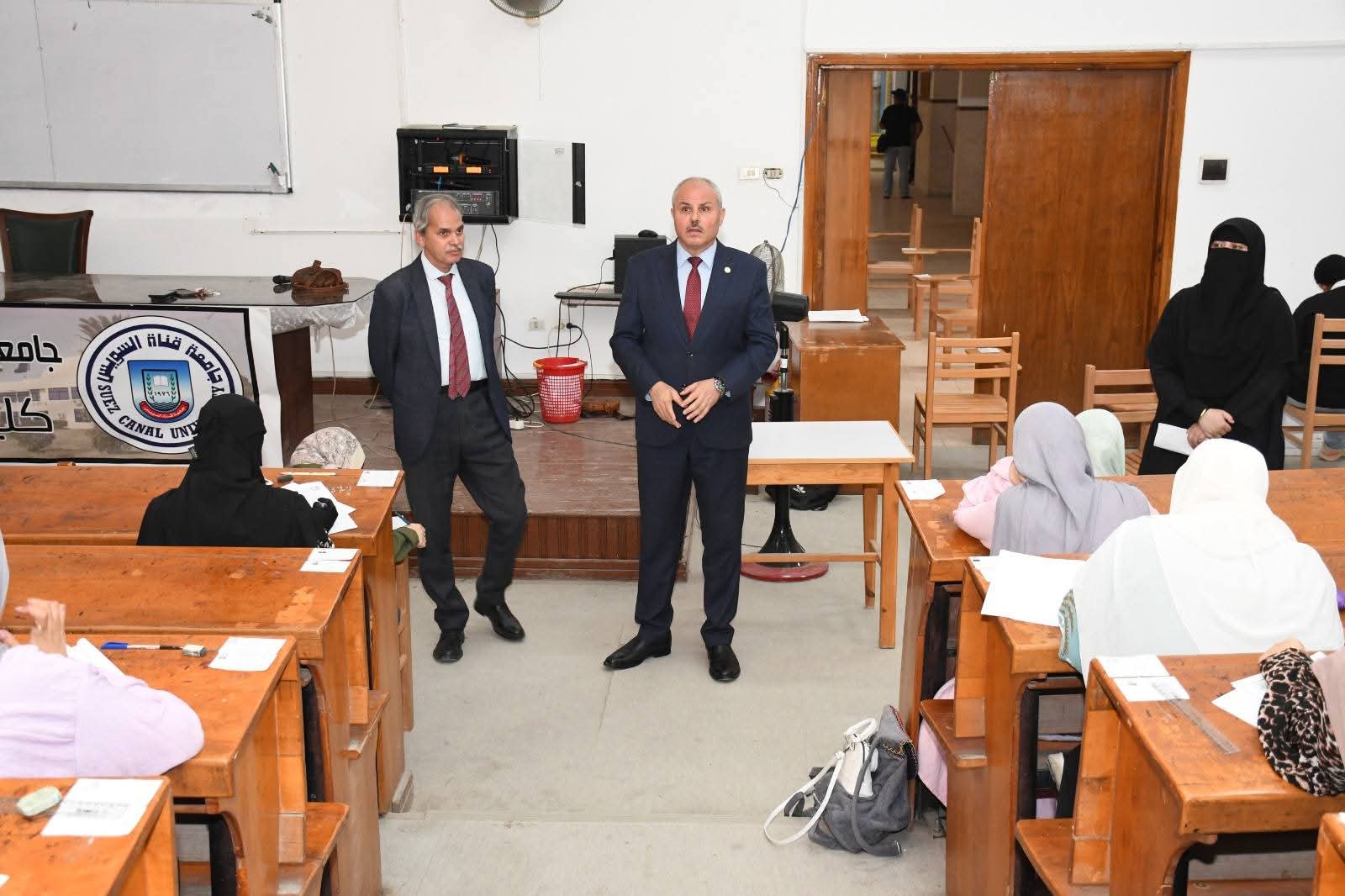 أكثر من 1500 طالب وطالبة يؤدون امتحانات الزراعة بجامعة قناة السويس