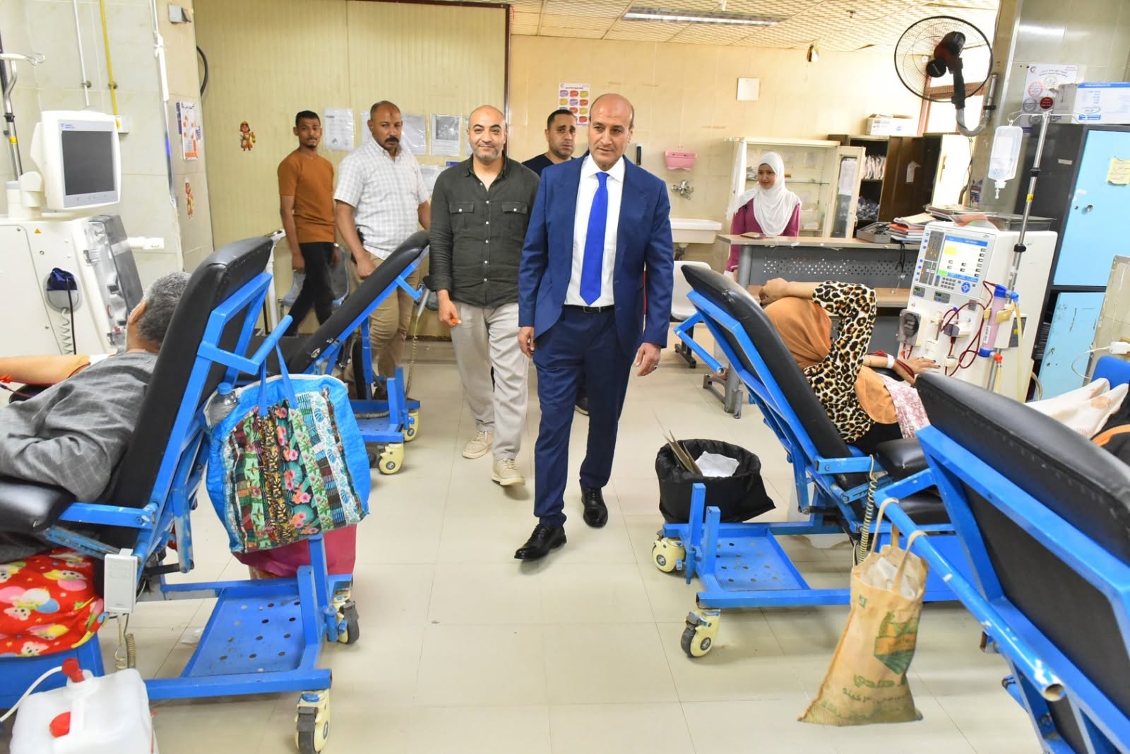محافظ أسيوط يفاجئ مستشفى الإيمان العام بجولة ميدانية