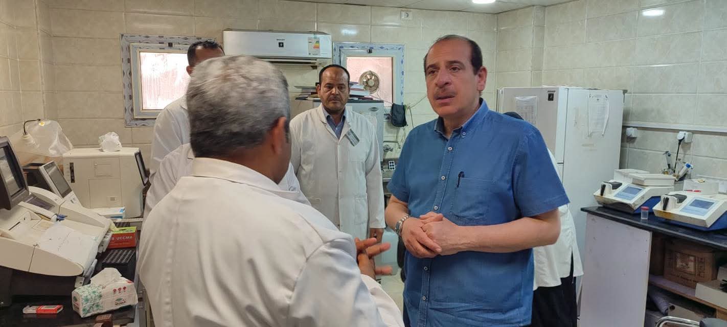 نائب وزير الصحة يتفقد مستشفى العياط المركزي ويوجه بإحالة الإدارة للتحقيق ومحاسبة المقصرين