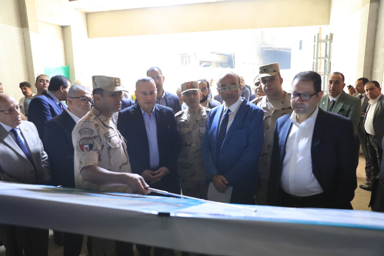 وزير التعليم العالي ورئيس جامعة عين شمس يتفقدان مشروعات الجامعة التعليمية والطبية