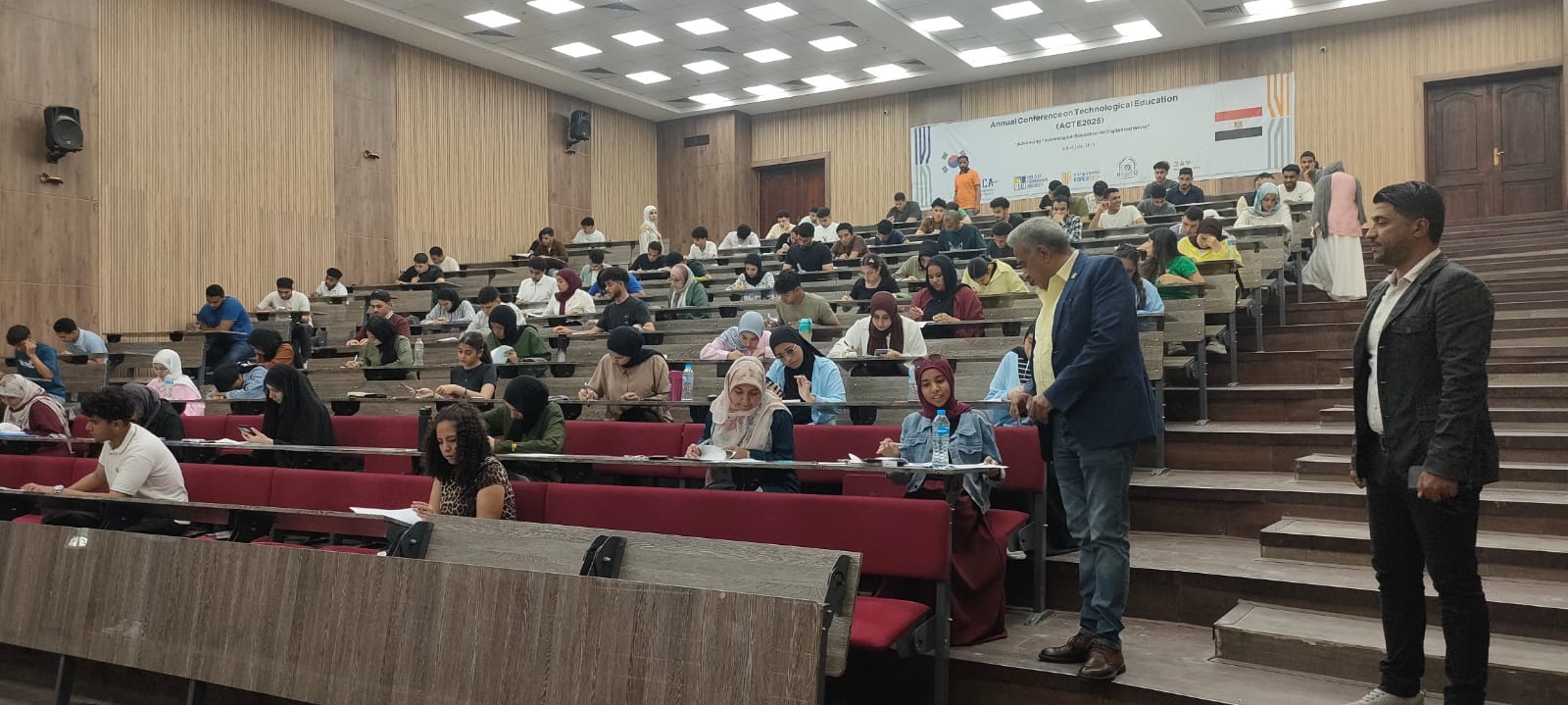انتظام أعمال الامتحانات بجامعة حلوان التكنولوجية الدولية