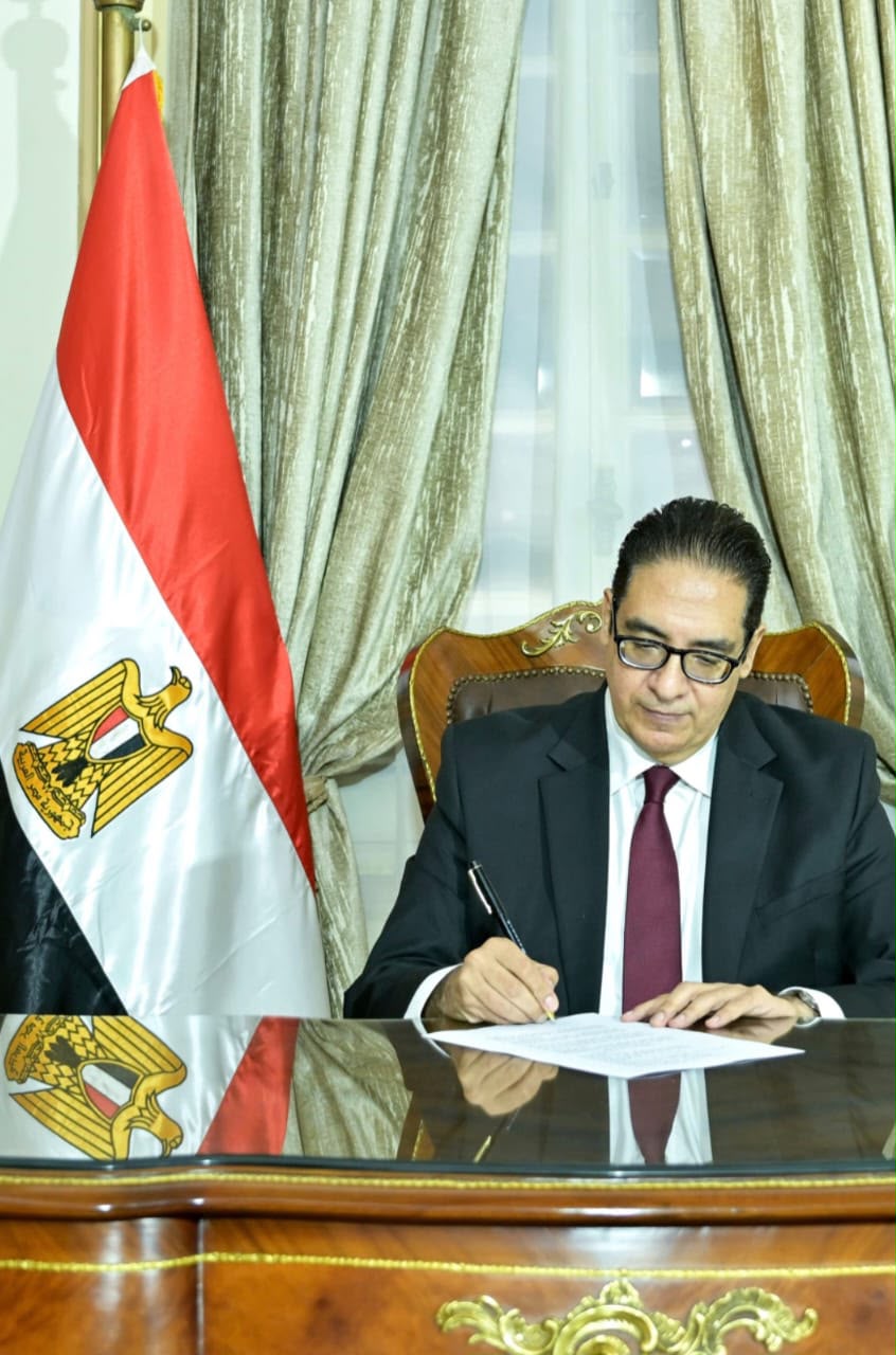إحالة 102 طالب للتحقيق بجامعة القاهرة الأهلية