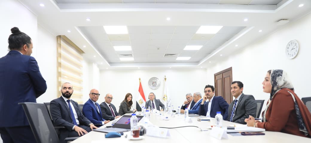 قنصوة يبحث مع مايكروسوفت التعاون في التحول الرقمي والذكاء الاصطناعي