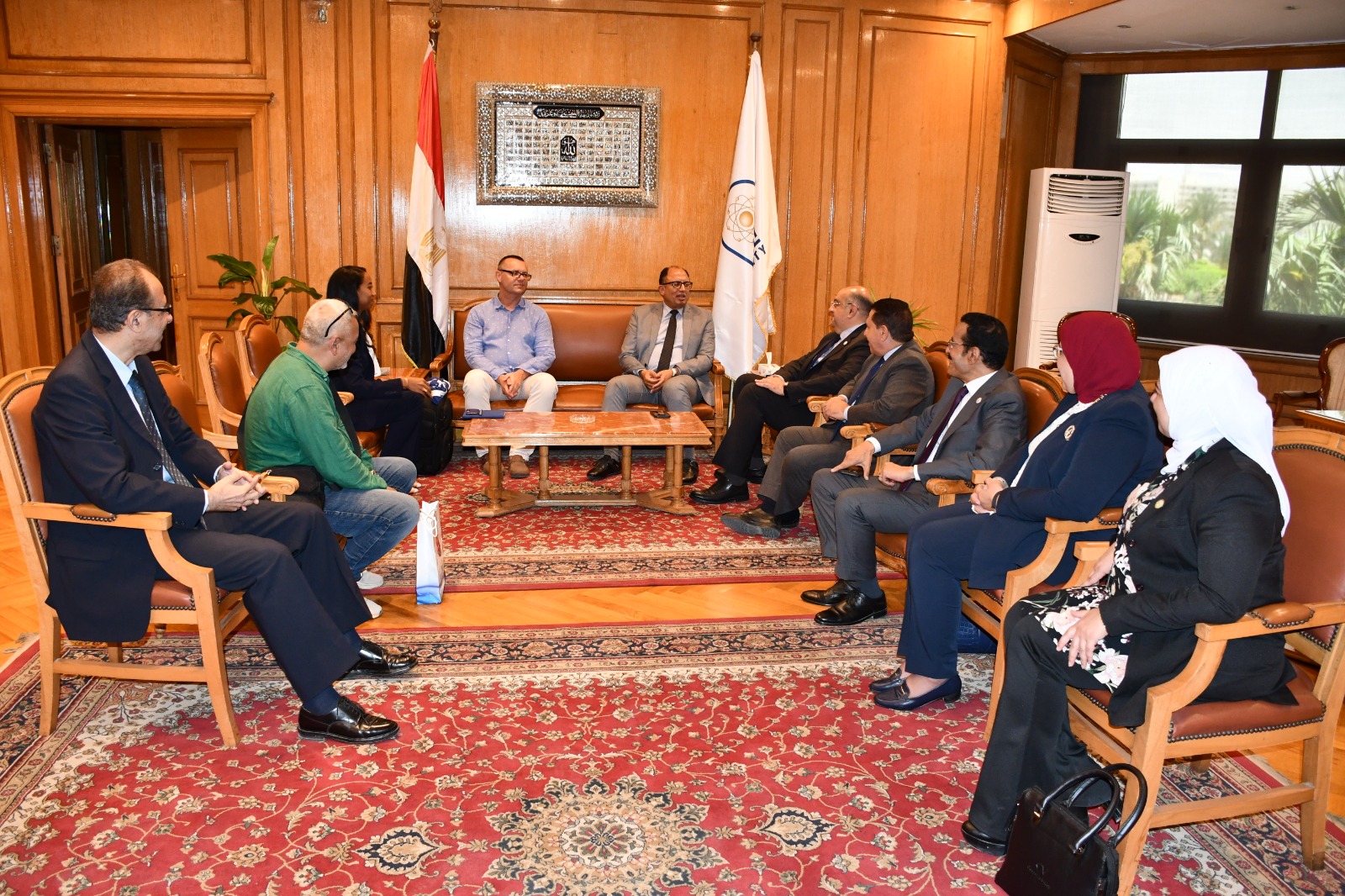 قنديل يستقبل رئيس جامعة جدانسك للتربية البدنية والرياضة ببولندا