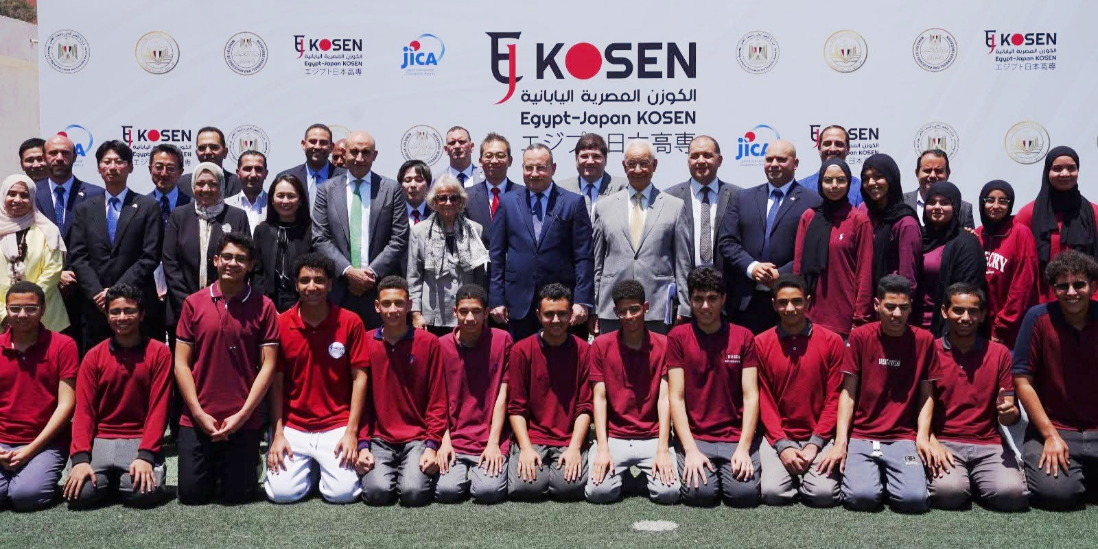 وفد حكومي رفيع المستوي يتفقد معهد الكوزن المصري الياباني ويشيد بتجربته التعليمية المتميزة