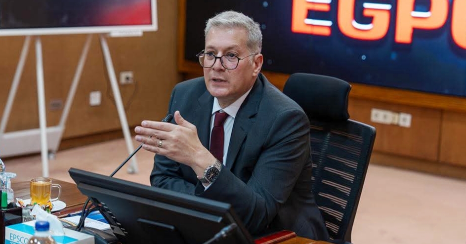 وزير البترول يشيد بارتفاع إنتاج الزيت الخام إلى أكثر من 540 ألف برميل يومياً