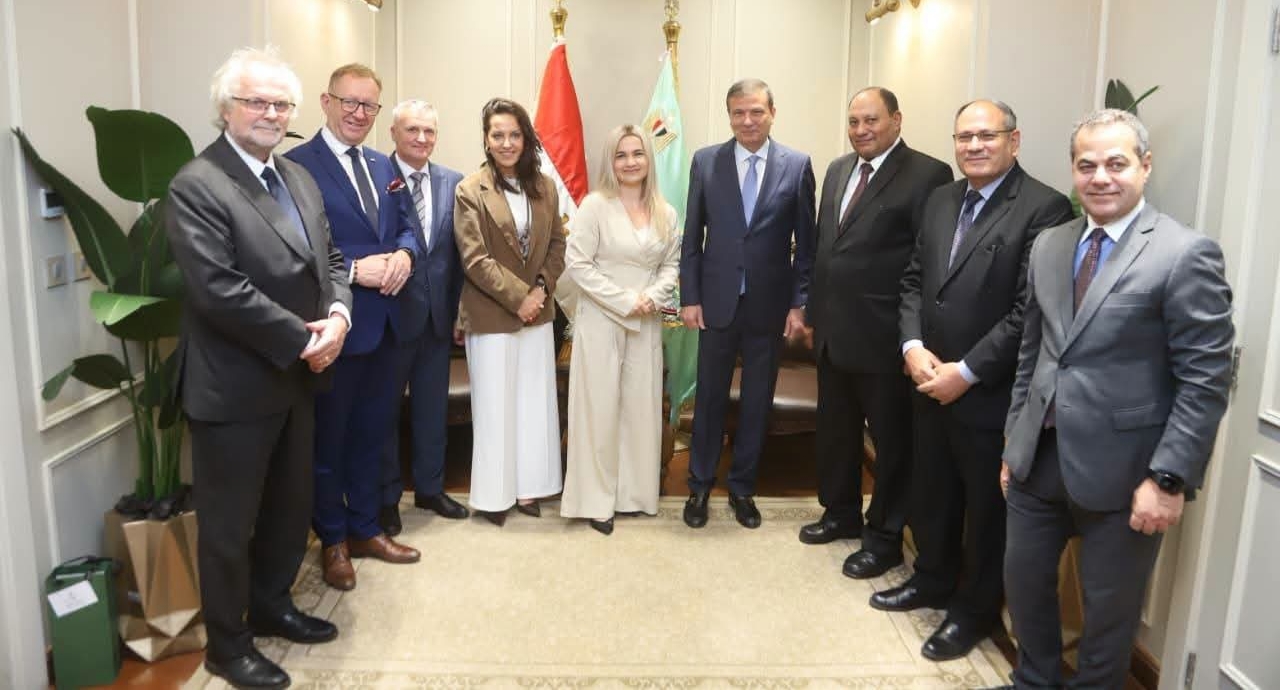 وزير الزراعة يبحث مع وفد حكومي وبرلماني بولندي سبل تعزيز التعاون المشترك