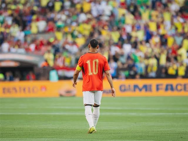 في عيده الـ34.. محمد صلاح.. من شوارع نجريج إلى عرش الكرة العالمية