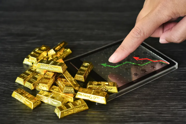 نشتري ولا نبيع؟ خبير مجوهرات يكشف سيناريوهات المرحلة المقبلة