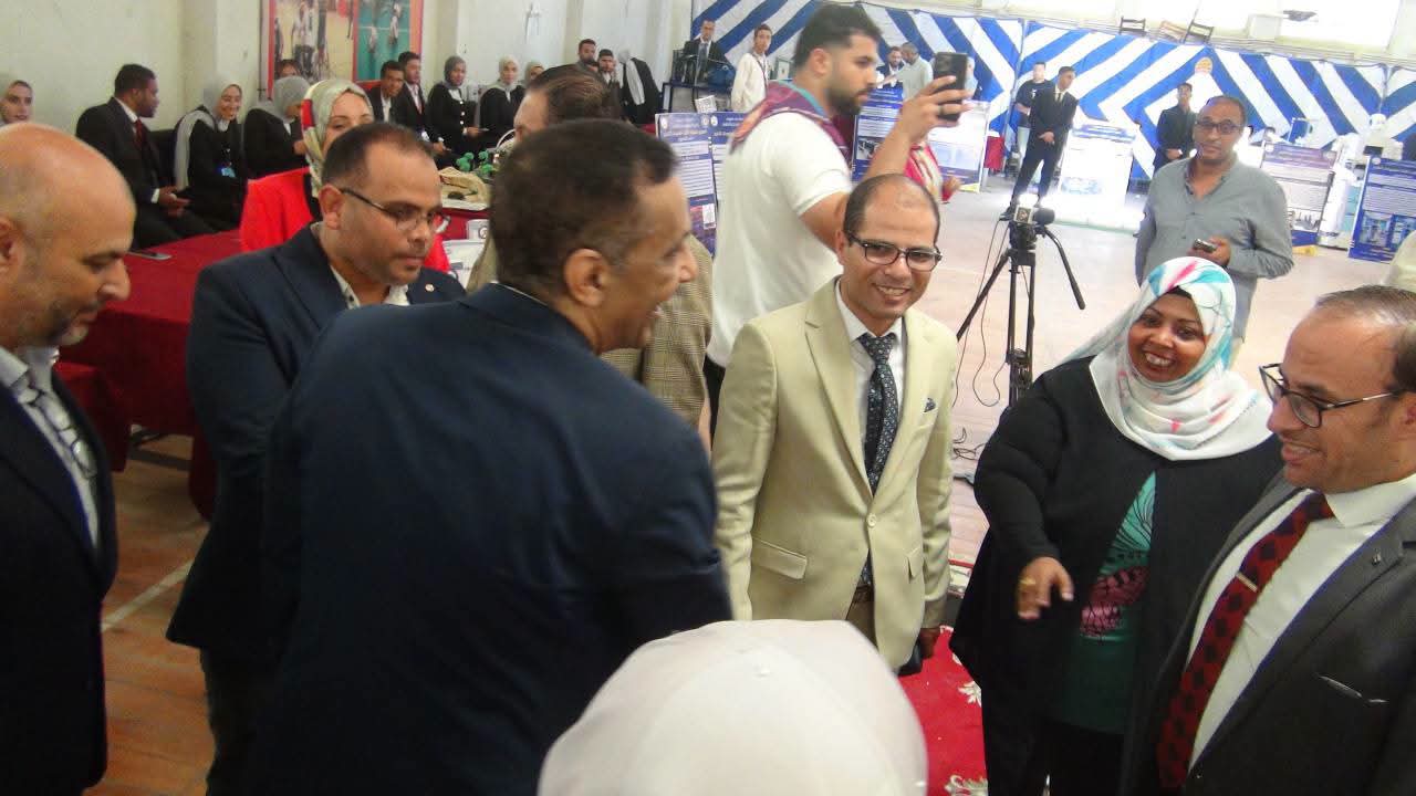 كلية التكنولوجيا والتعليم بجامعة بني سويف تنظم معرض مشروعات التخرج والأفكار الابتكارية