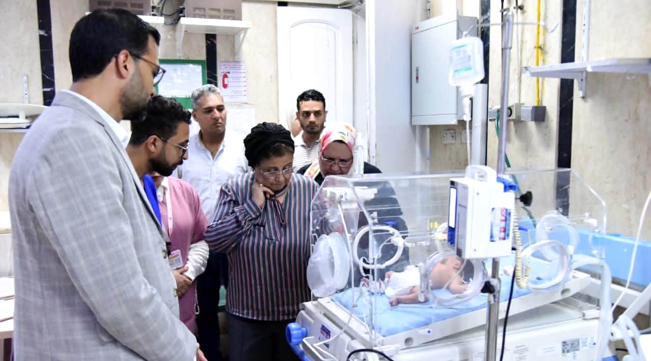 نائب وزير الصحة تواصل جولتها بمطروح لتطوير الرعاية الأولية وخفض معدلات الولادة القيصرية