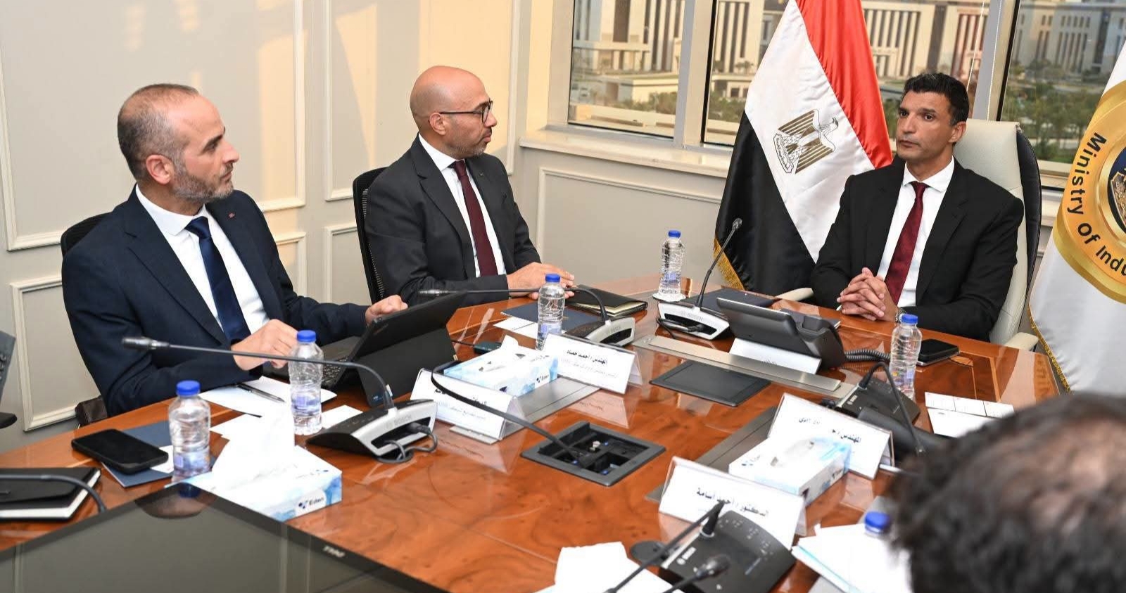 وزير الصناعة يبحث مع رئيس شركة ABB مصر خطط الشركة التوسعية في السوق المحلي