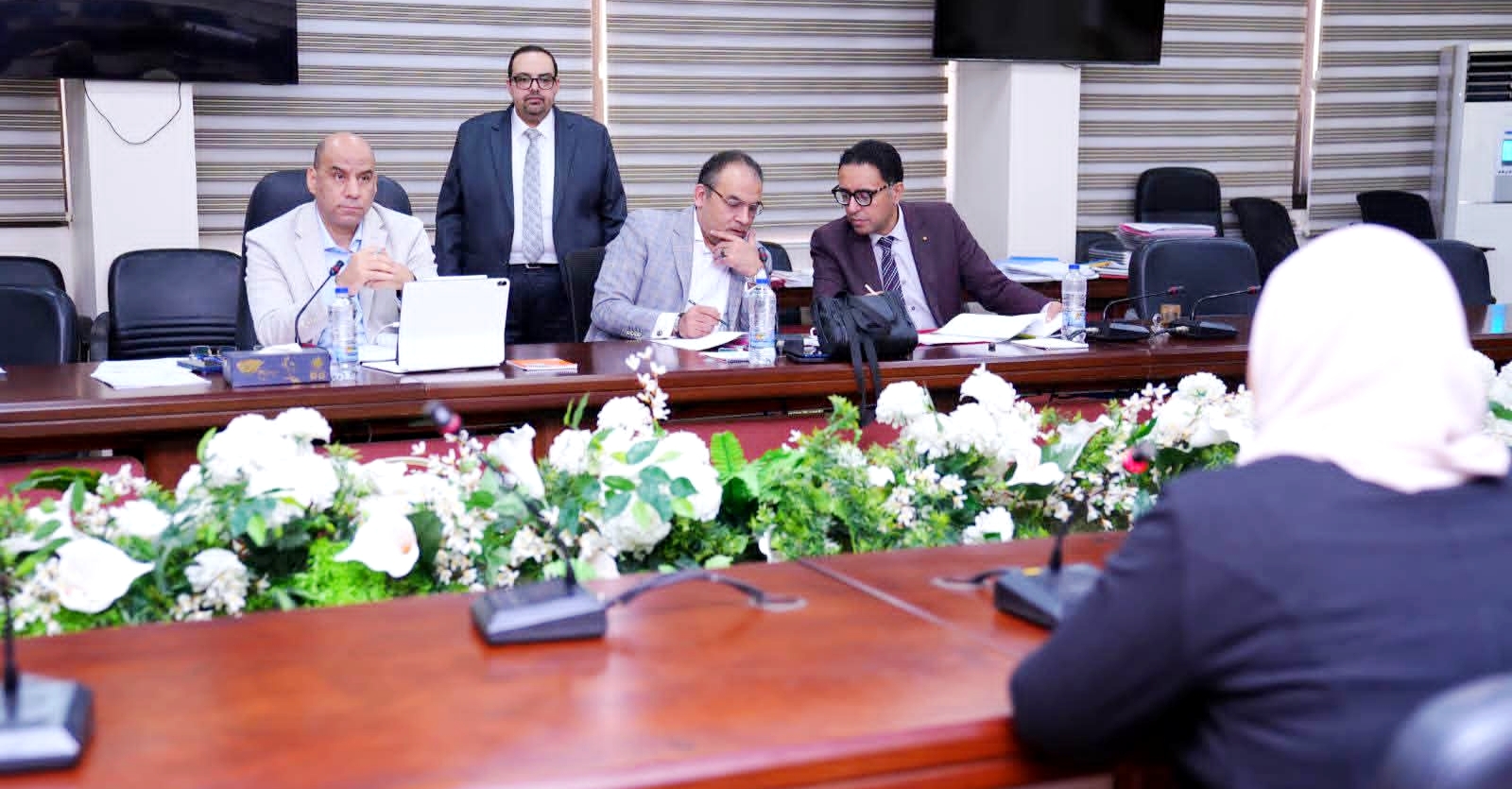 وزير العمل يختتم مقابلات المتقدمين للوظائف القيادية
